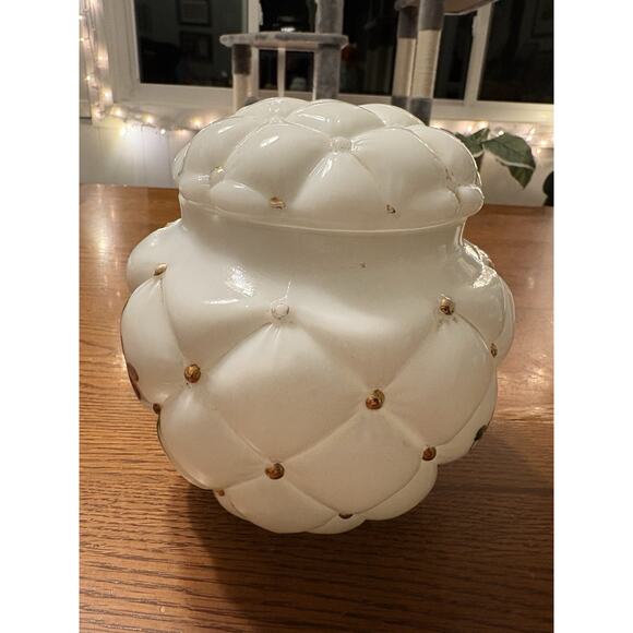 Consolidated Glass Con Cora Milk White Quilted Tufted Biscuit Cookie Jar Violets - Picture 3 of 7